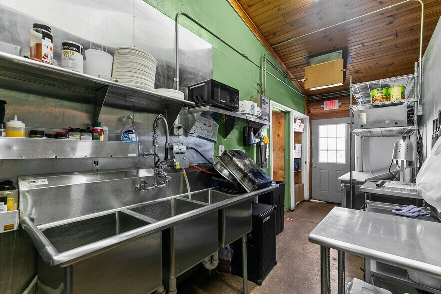 More Photos Of 8826 Grams Rd, Ripon Restaurant For Sale