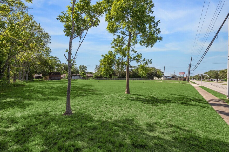 More Photos Of 0 Beamer, Houston Land For Sale