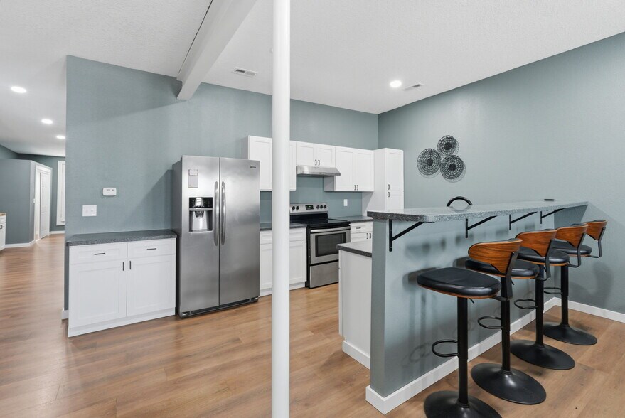 More Photos Of 302 N Main St, Newton Office Residential For Sale