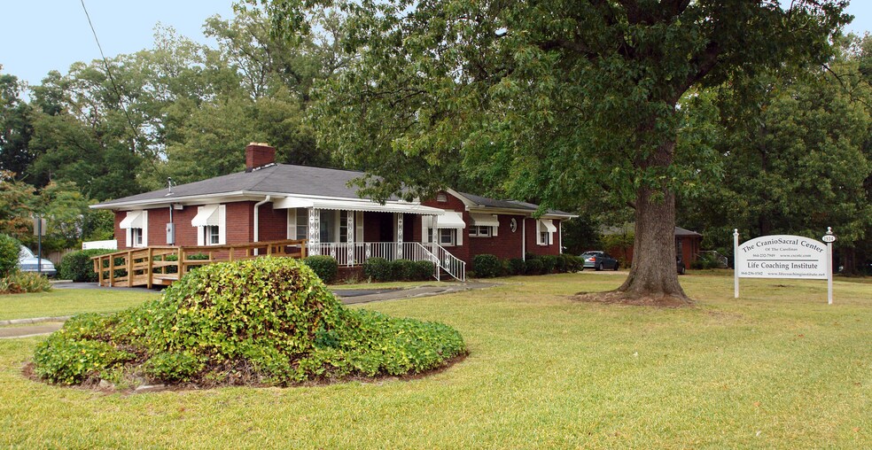 More Photos Of 1934 N Pleasantburg Dr, Greenville Medical For Lease
