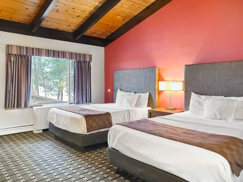 More Photos Of 325 Fire Monument Rd, Hinckley Hotel For Sale