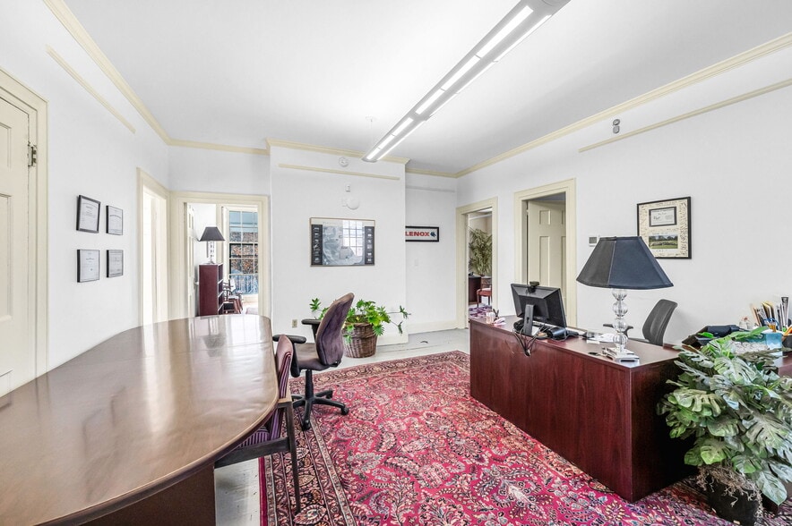 More Photos Of 29-37 Elliot St, Springfield Office Residential For Sale