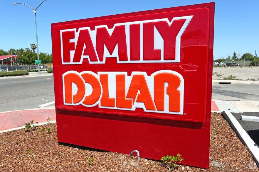 More Photos Of 2318 S Airport Way, Stockton Supermarket For Sale