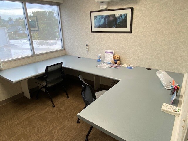 More Photos Of 5995-5997 Brockton Ave, Riverside Medical For Sale