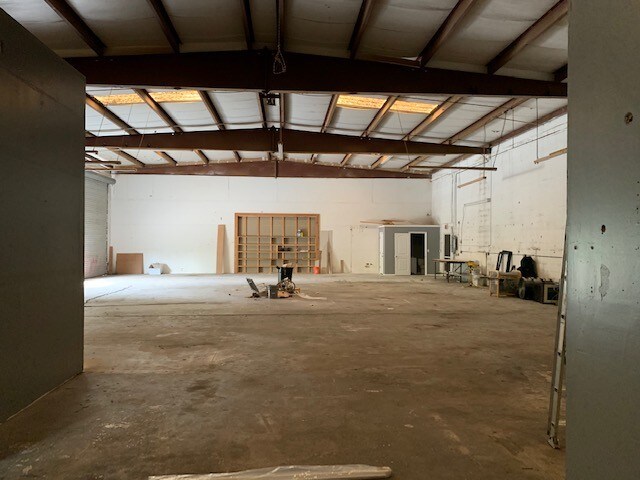 More Photos Of 1010 Park Ct, Safety Harbor Warehouse For Lease