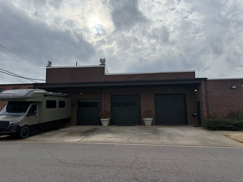 More Photos Of 3029 3rd Ave S, Birmingham Showroom For Sale