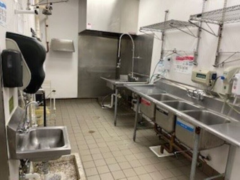 More Photos Of 2565 Sycamore Rd, Dekalb General Retail For Lease