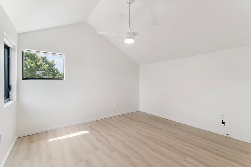 More Photos Of 1540 NW 30th St, Oklahoma City Apartments For Sale