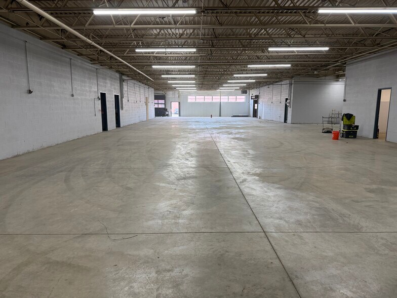 More Photos Of 550 Fillmore Ave, Tonawanda Light Distribution For Lease