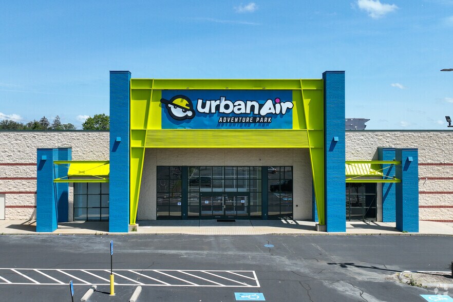 More Photos Of 435 Westgate Dr, Brockton Freestanding For Sale