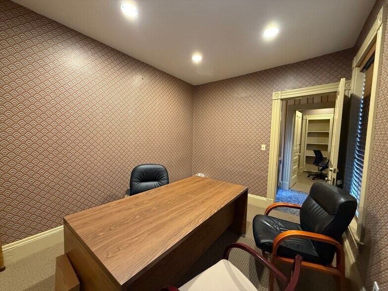 More Photos Of 25 Harvard St, Worcester Office For Lease
