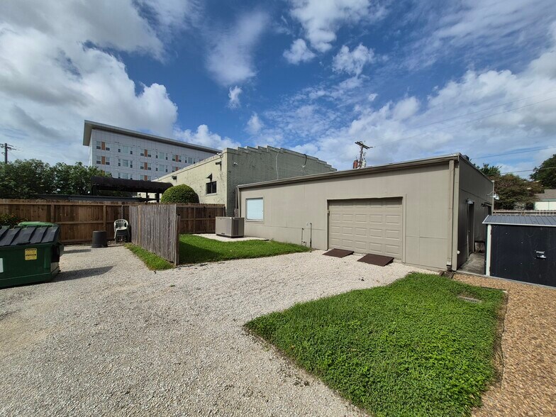 More Photos Of 2020 N Memorial Way, Houston Research And Development For Sale