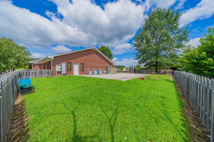 More Photos Of 1004 Old Plank Rd, High Point Daycare Center For Sale