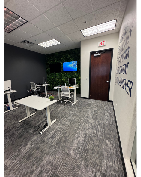 More Photos Of 9890 S Maryland Pky, Las Vegas Storefront Retail Office For Lease