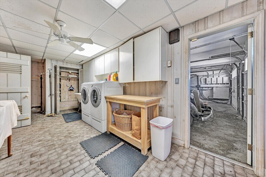 More Photos Of 934 Commander Dr, Roanoke Specialty For Sale