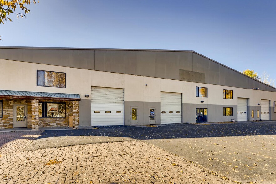 More Photos Of 760 Lindbergh Dr, Gypsum Warehouse For Lease