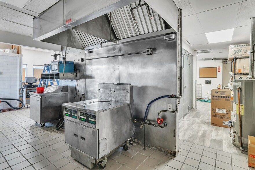 More Photos Of 1535 Memorial Dr, Chicopee Restaurant For Sale