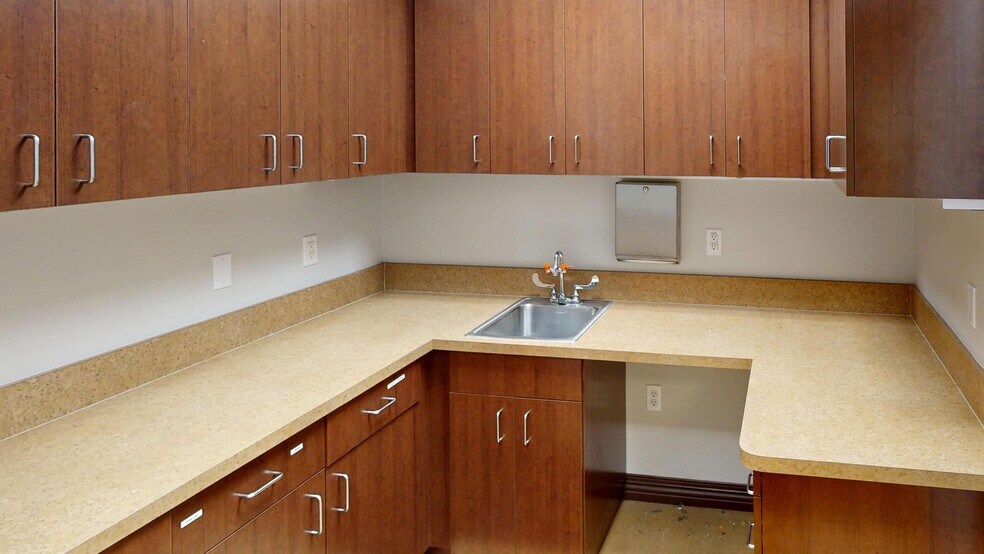 More Photos Of 7560 Red Bug Lake Rd, Oviedo Medical For Sale