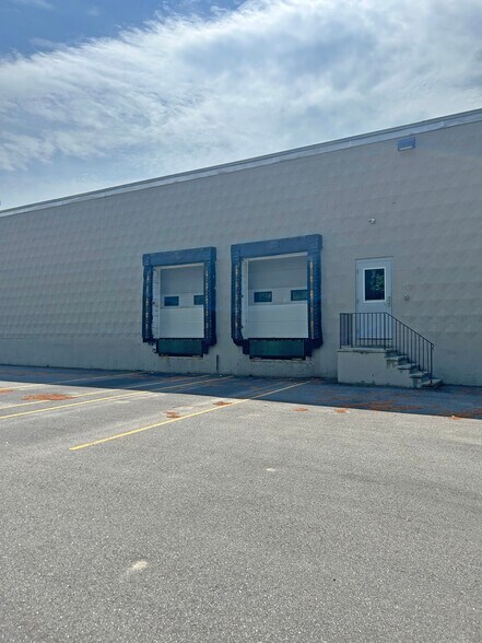More Photos Of 44 Industrial Park, Dover Warehouse For Lease