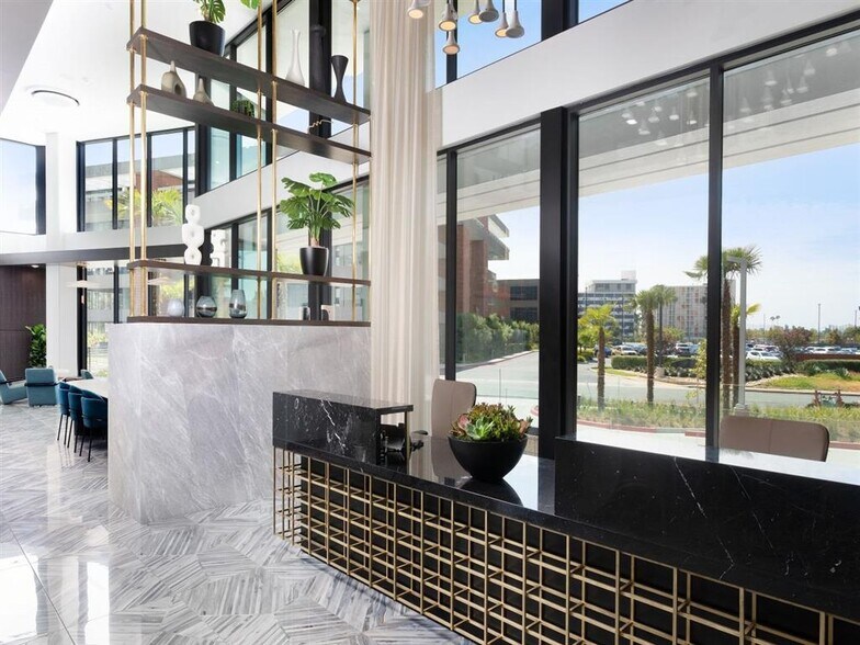 More Photos Of 375 Camino De La Reina, San Diego Multifamily For Sale