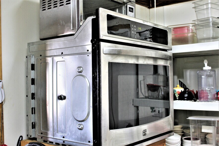 More Photos Of 502 Elm, Tilden Restaurant For Sale