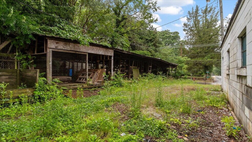 More Photos Of 123 N Main St, Warrenton Storefront For Sale