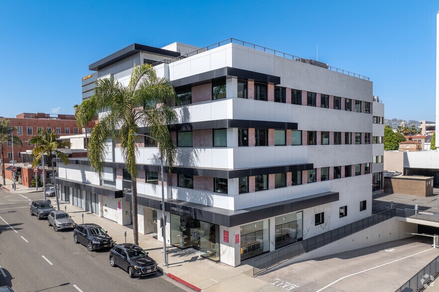 Primary Photo Of 360 N Bedford Dr, Beverly Hills Medical For Lease