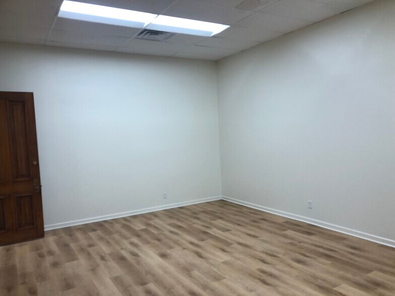 More Photos Of , Baton Rouge Office For Sale