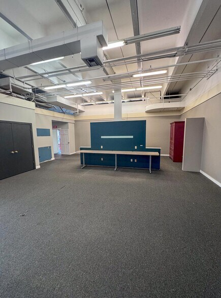More Photos Of 2002 2nd St SW, Rochester Storefront Retail Office For Sale