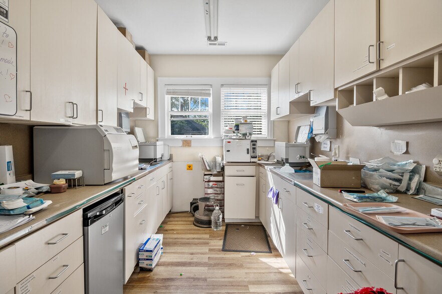 More Photos Of 614 S Main St, Blacksburg Medical For Sale