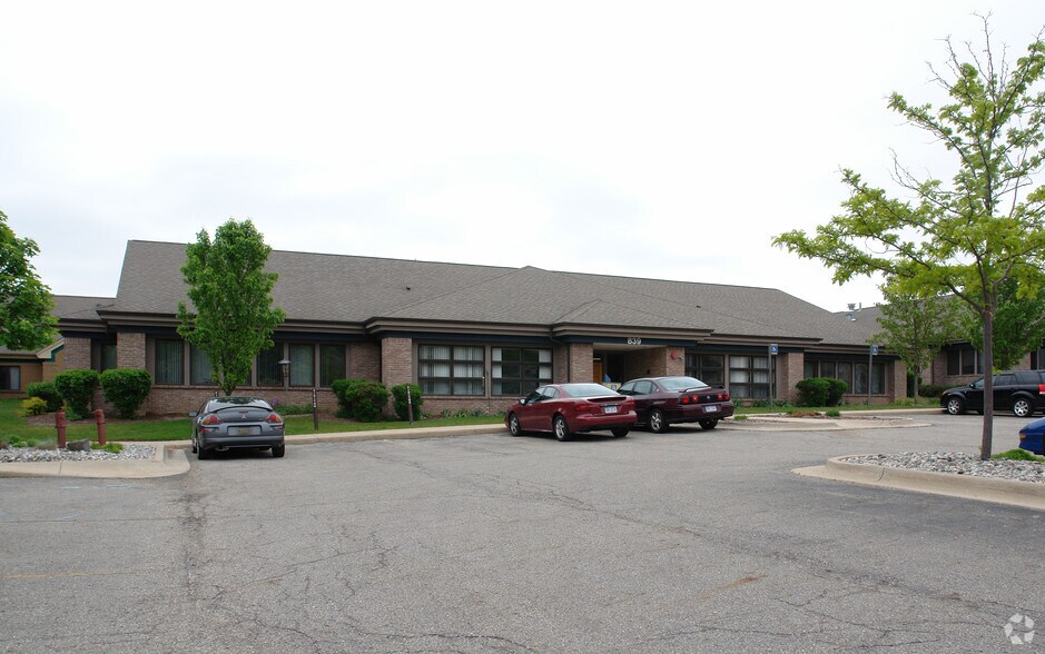 More Photos Of 839 Centennial Way, Lansing Office For Lease
