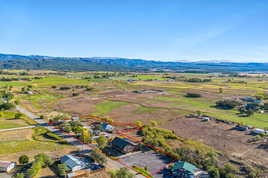 More Photos Of 60 County Road 234, Durango Flex For Sale