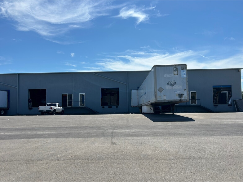 More Photos Of 5721 E Rosedale St, Fort Worth Unknown For Lease