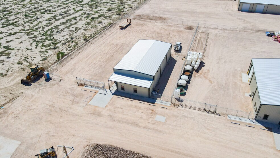 More Photos Of 2269 Ocotillo Dr, Pecos Industrial For Lease