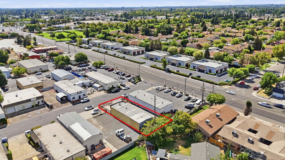 More Photos Of 1649 Carnegie St, Turlock Warehouse For Lease