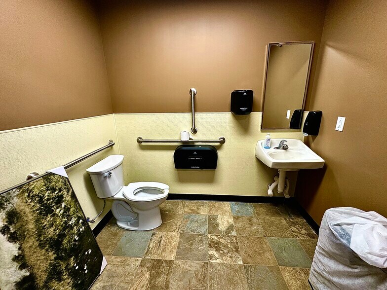 More Photos Of 124 N Main St, Lima Specialty For Sale