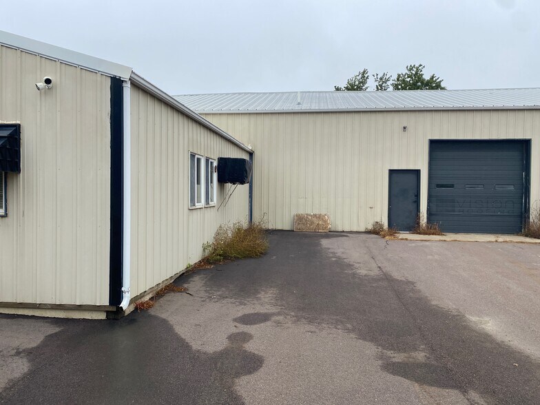 More Photos Of 1005 S Hillside Dr, Sioux Falls Warehouse For Lease
