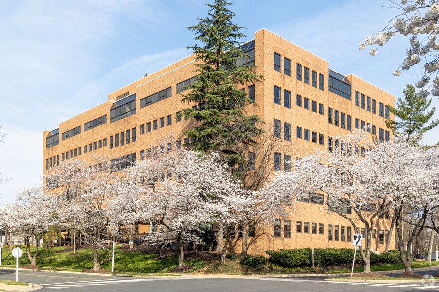 More Photos Of 1901 N Beauregard St, Alexandria Medical For Lease