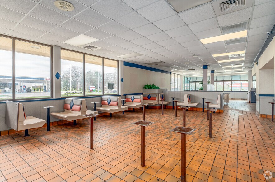 More Photos Of 7677 Broadview Rd, Seven Hills Fast Food For Sale