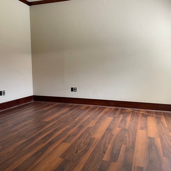 More Photos Of 12516 Cutten Rd, Houston Medical For Lease