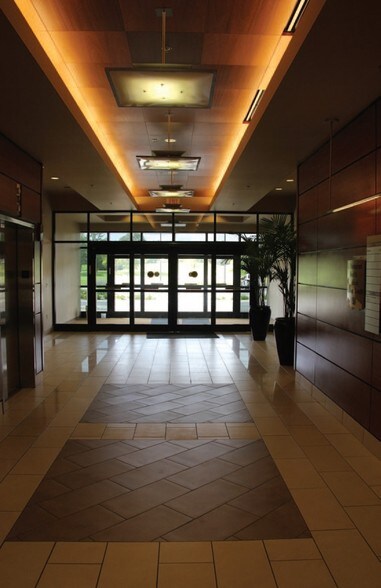 More Photos Of 2150 Gettler St, Dyer Medical For Lease