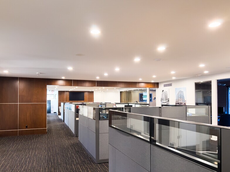 More Photos Of 7399 Middlebelt Rd, West Bloomfield Unknown For Lease