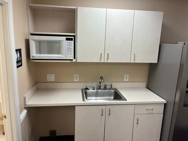More Photos Of 8045 Corporate Center Dr, Charlotte Coworking Space