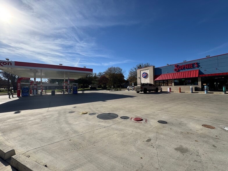 More Photos Of 5315 Troup Hwy, Tyler General Retail For Sale