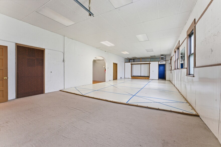 More Photos Of 436 Main St, West Springfield Storefront Retail Office For Lease