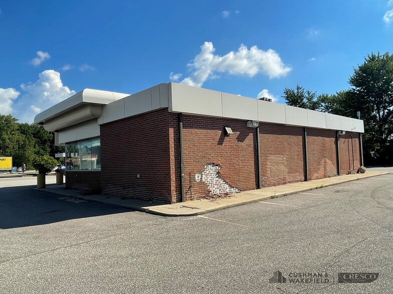 More Photos Of 316 E Highland Rd, Macedonia General Retail For Lease