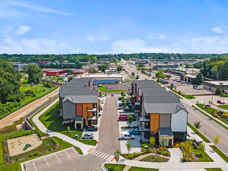More Photos Of 6101-6123 Nieman Road, Shawnee Apartments For Lease