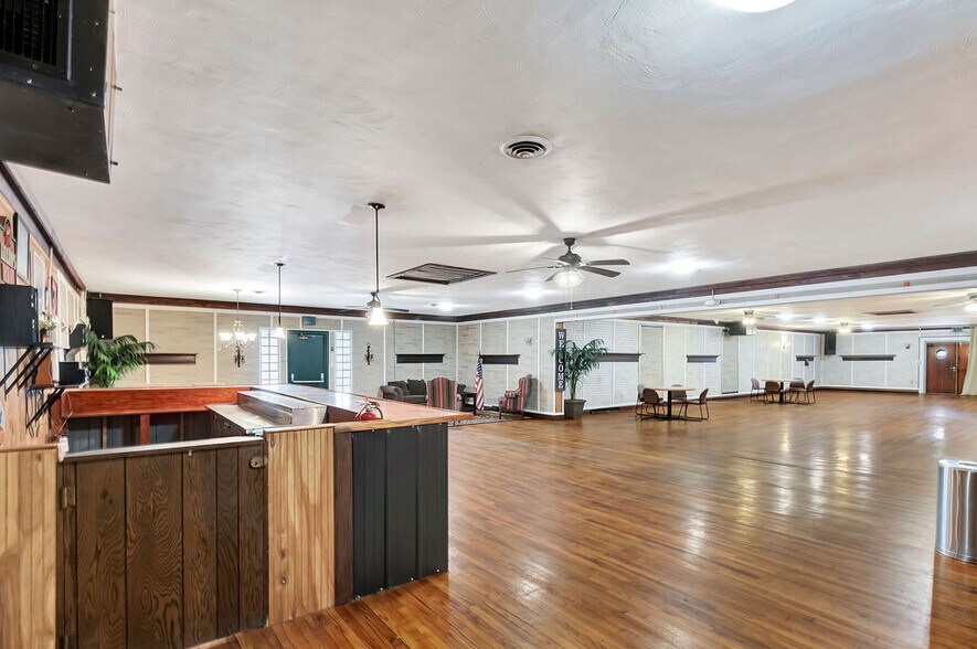 More Photos Of 315 2nd St, Morrow Lodge Meeting Hall For Sale
