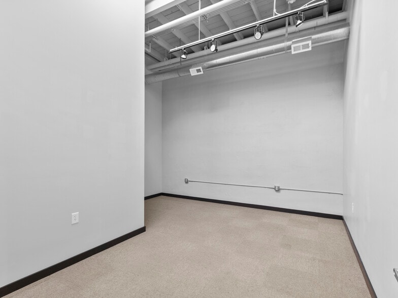 More Photos Of 19 Rankin Ave, Asheville Loft Creative Space For Sale