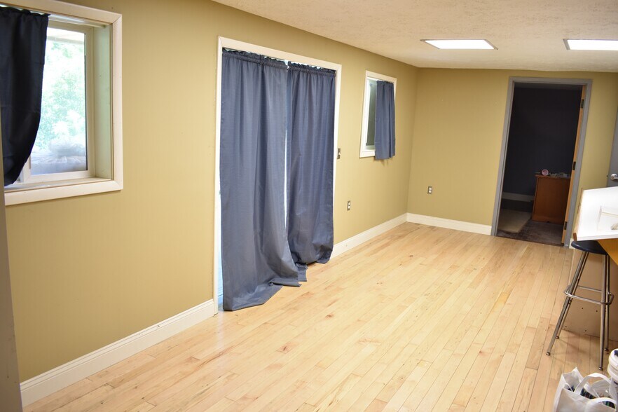 More Photos Of 135 Howard Rd, Fulton Industrial For Sale